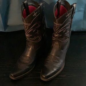 Black Ariat Boots
